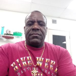 Meet your Posher, Victor